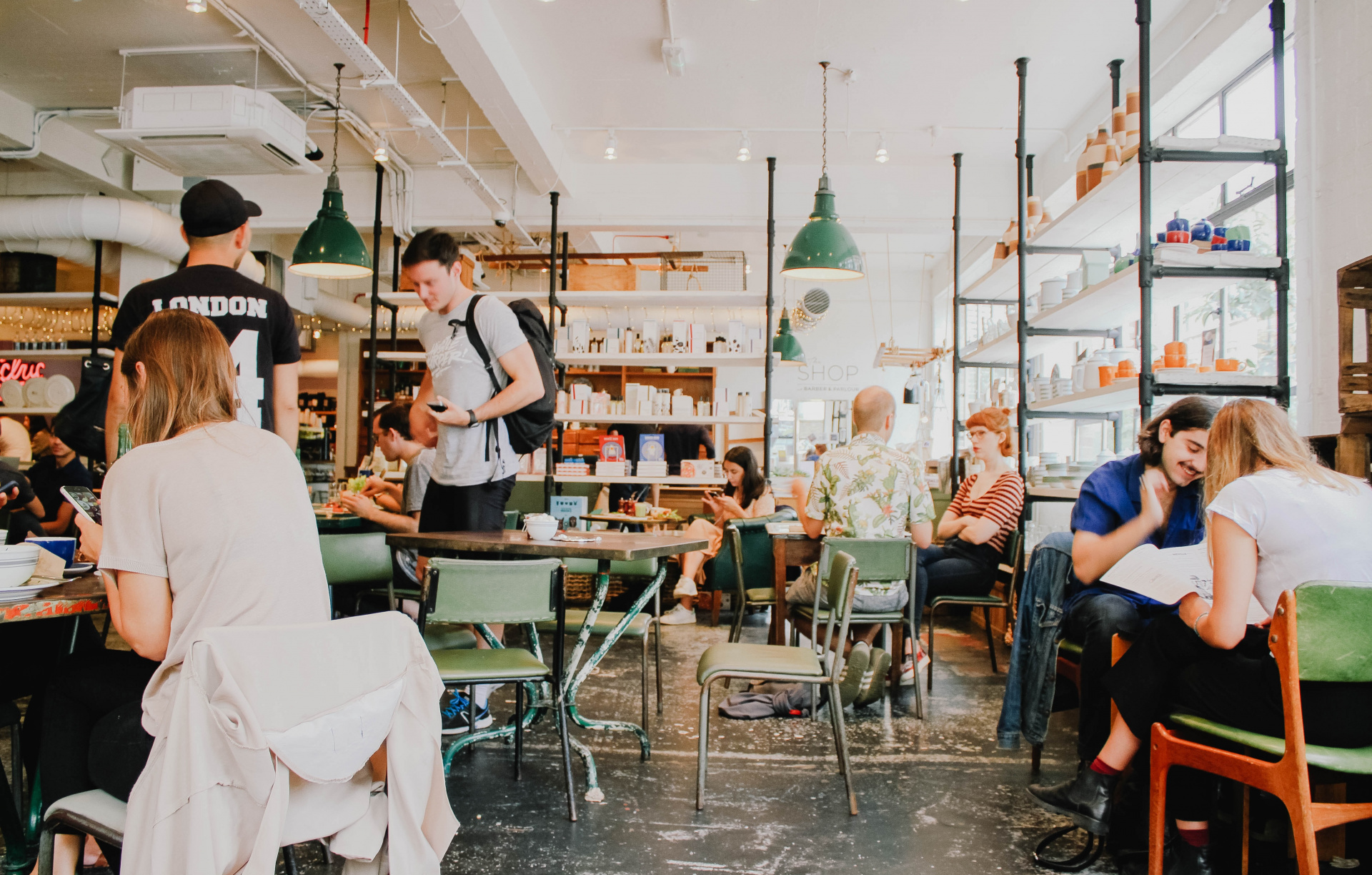 Image d'illustration pour : #3054 - Achat d'un local pour aménager un café numérique et culinaire Image d'illustration pour : #3054 - Achat d'un local pour aménager un café numérique et culinaire
