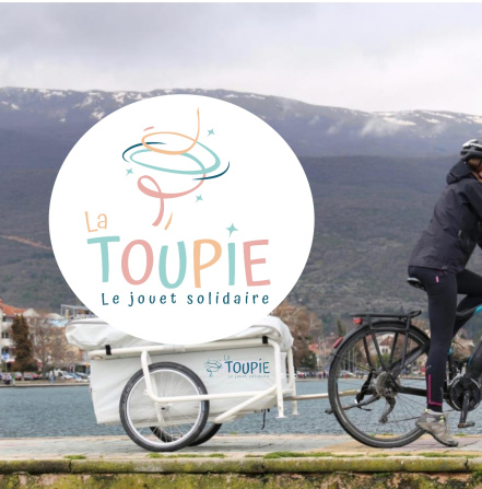 Image d'illustration pour : #2013 - Seconde vie pour les jouets : collectes à vélo et sensibilisation à l’économie circulaire !